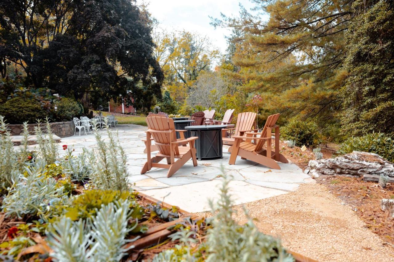 The Applewood Manor Bed & Breakfast Asheville Bagian luar foto